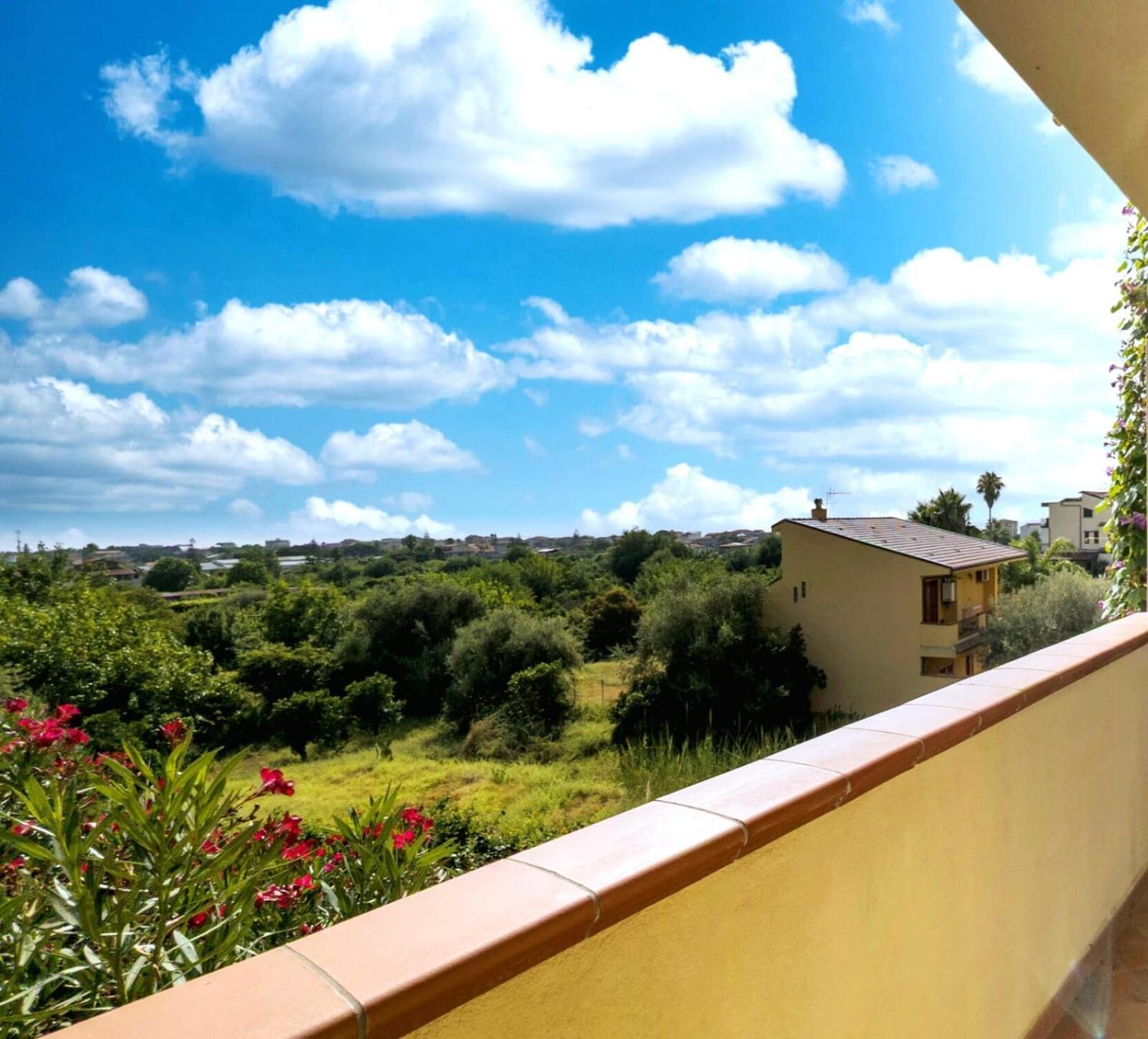 Magico Apartments - 450M Dalla Spiaggia Capo dʼOrlando Esterno foto