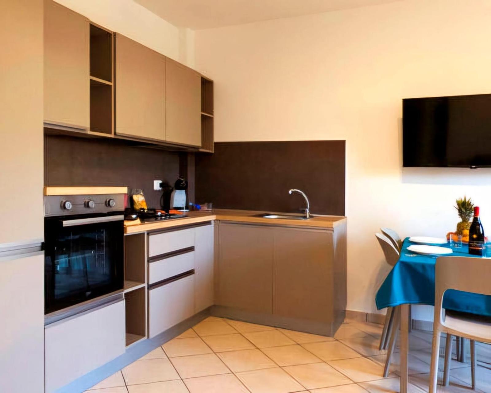 Magico Apartments - 450M Dalla Spiaggia Capo dʼOrlando Esterno foto